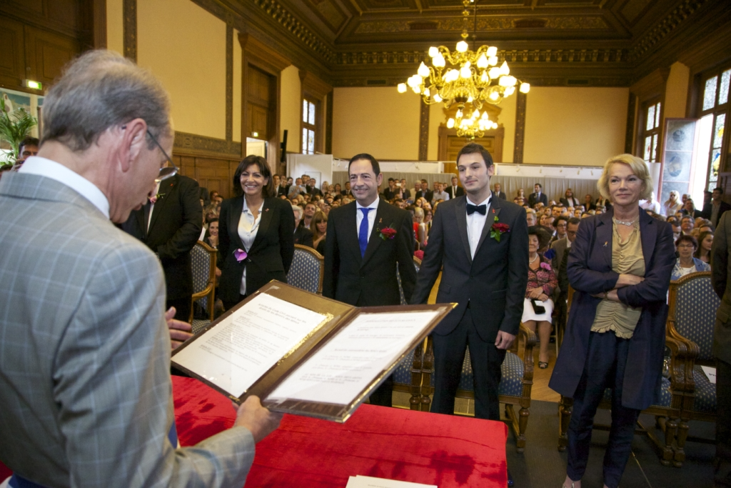 mariage de jean luc Romero à la mairie de paris .